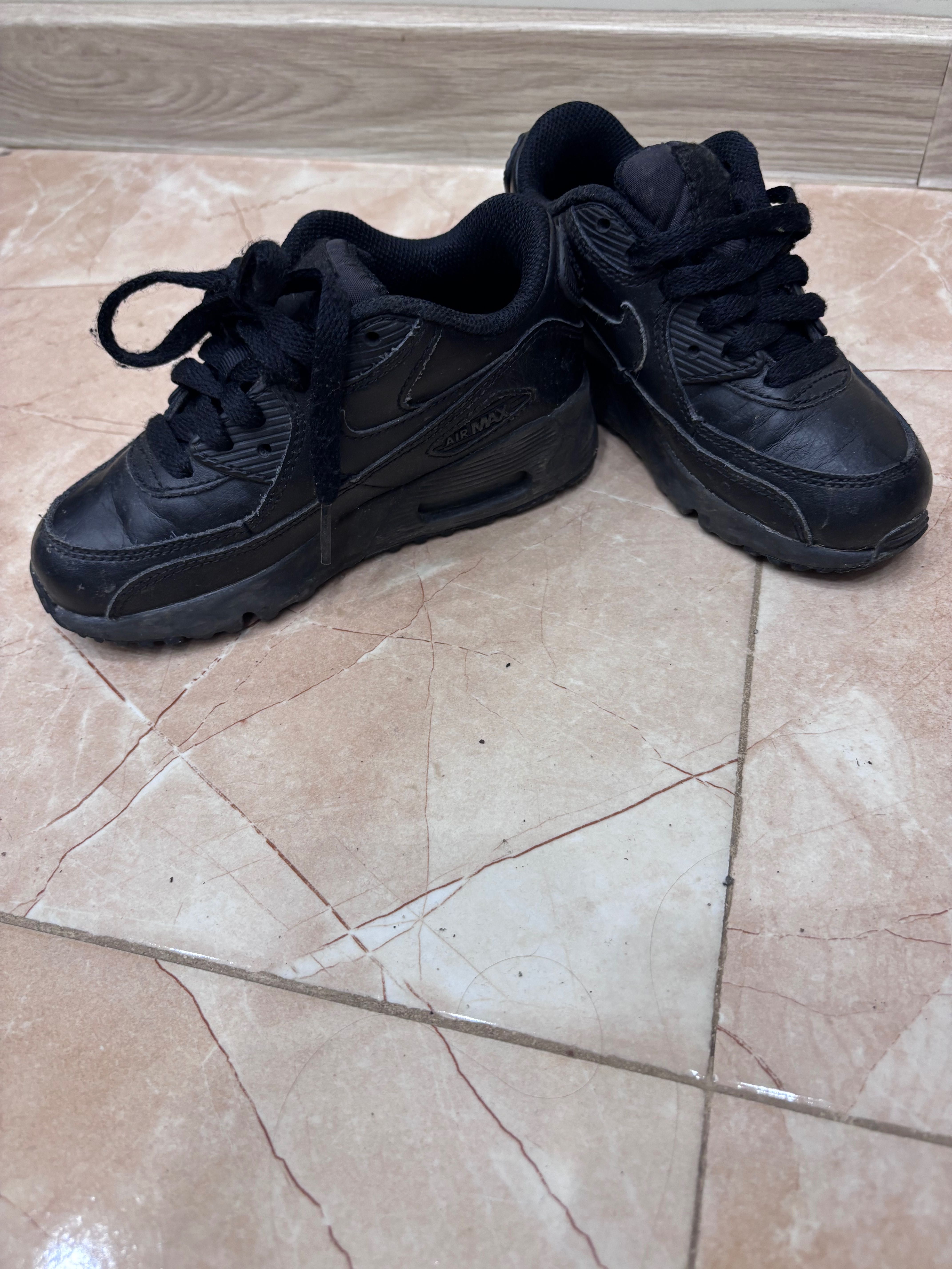 Маратонки Nike 27 номер