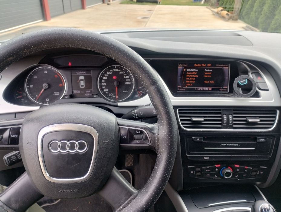Audi A4 b8  2.0 TDI 2012