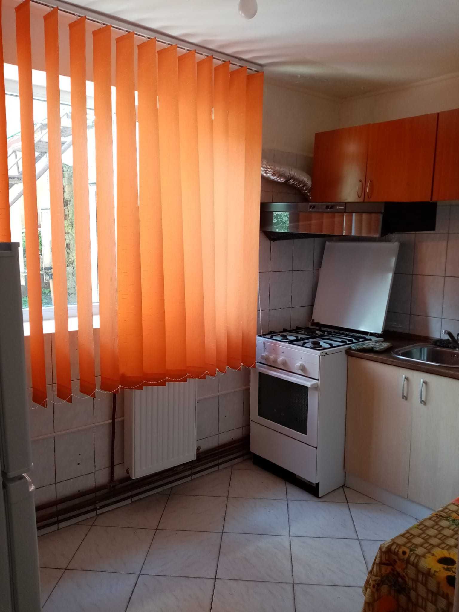 Inchiriez Pensiune Busteni termen lung.