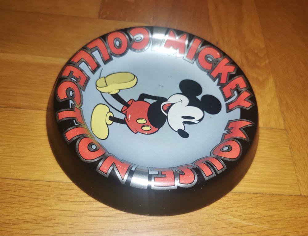 Мики Маус Дисни колекционерски пепелник поднос  джунджурии Disney 80те