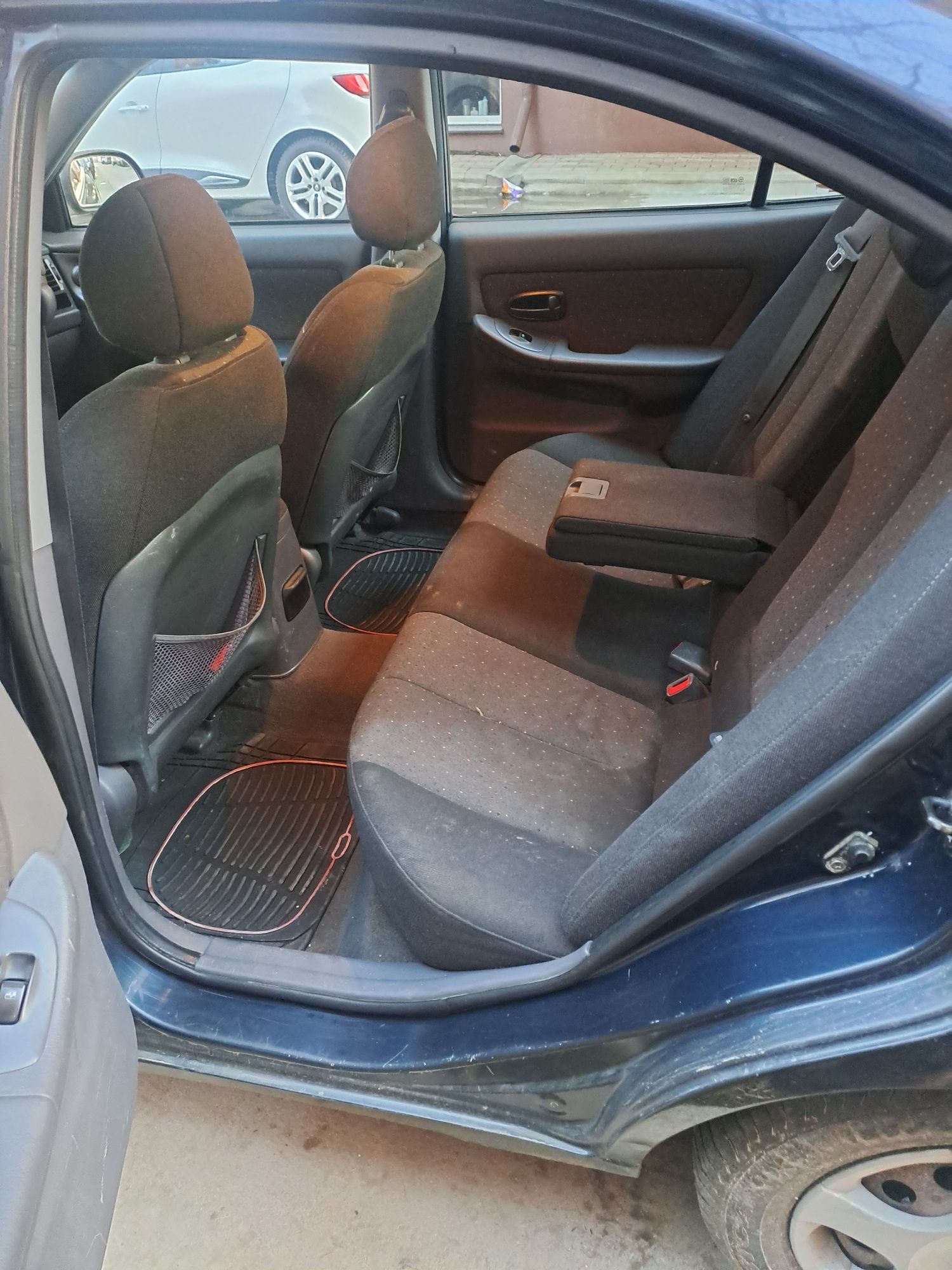 Hyundai Elantra  1,6