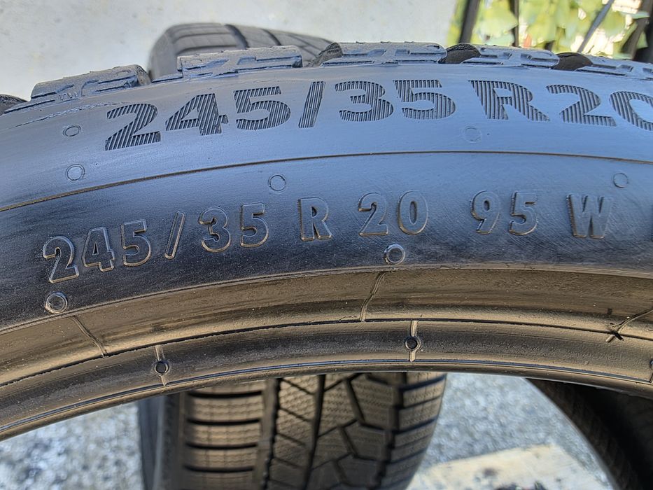 Vând două anvelope de iarna continental 245 35 20  dot 3823