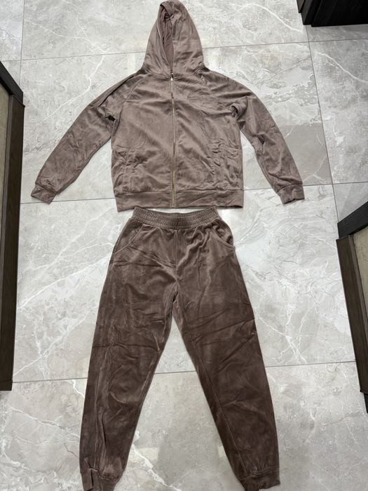 Плюшен екип от Sinsay