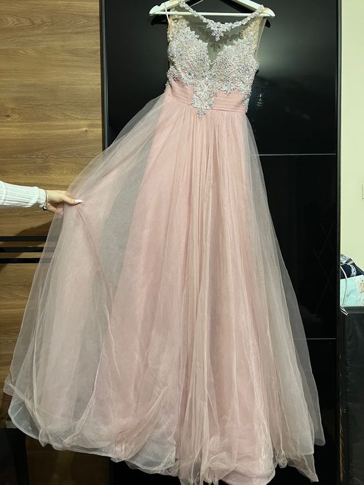 Бална рокля-единствен такъв модел