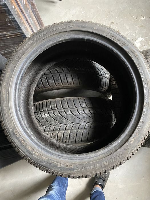 Гуми Dunlop 245/40/18