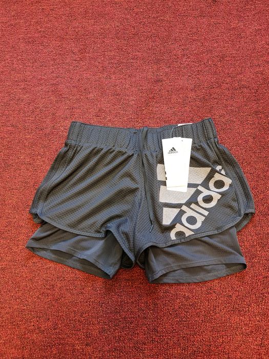 Pantaloni scurti Adidas