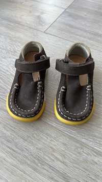 Sandale închise / papuci / mocasini copii mărime 19 cu scai / velcro