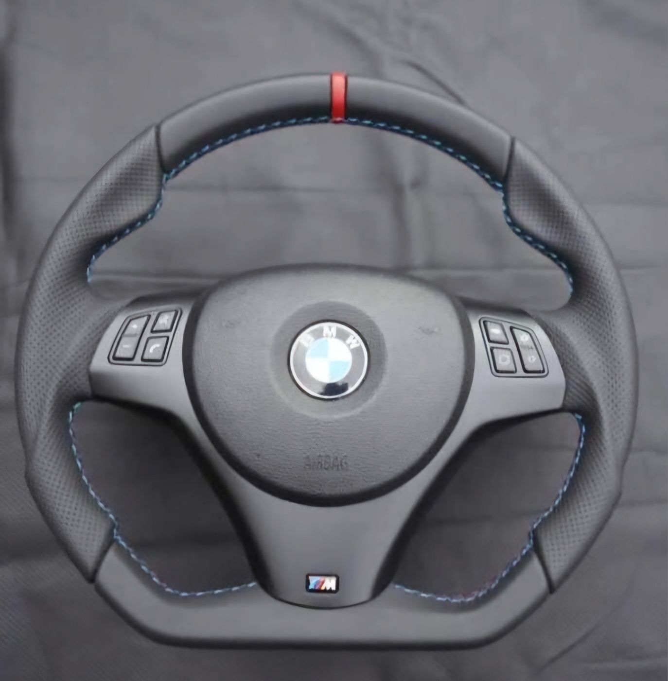 Volane ergonomice BMW, reducere pt Comenzi.