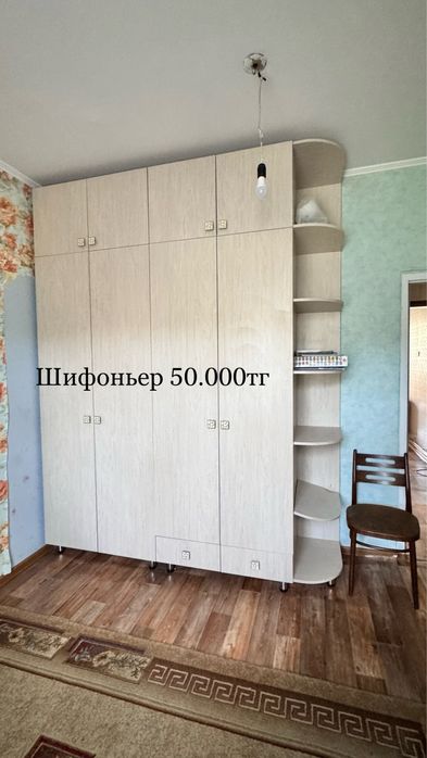 Шифоньер в спальню в хорошем состоянии