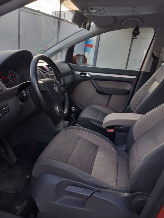 Volkswagen Cross Touran