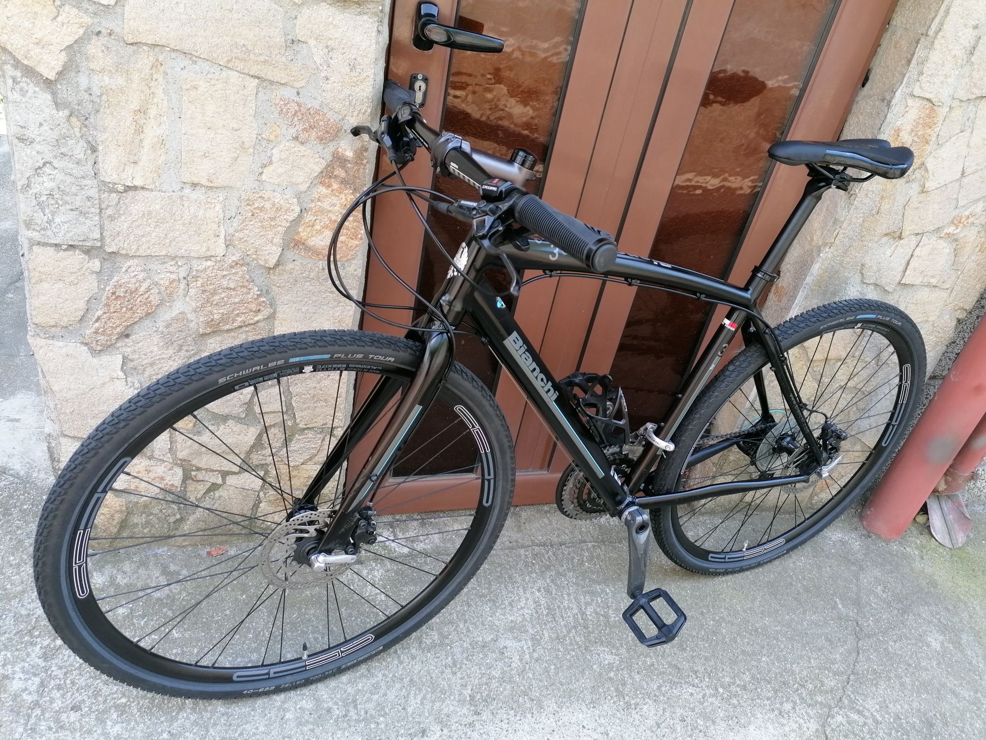 Bianchi Гравел Хибрид 28, Shimano Deore, Хидравлика