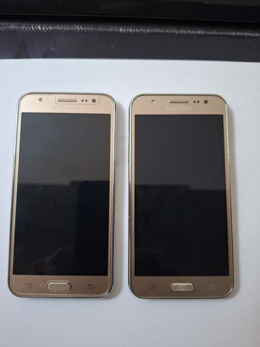 Vand 2 telefoane Samsung J5