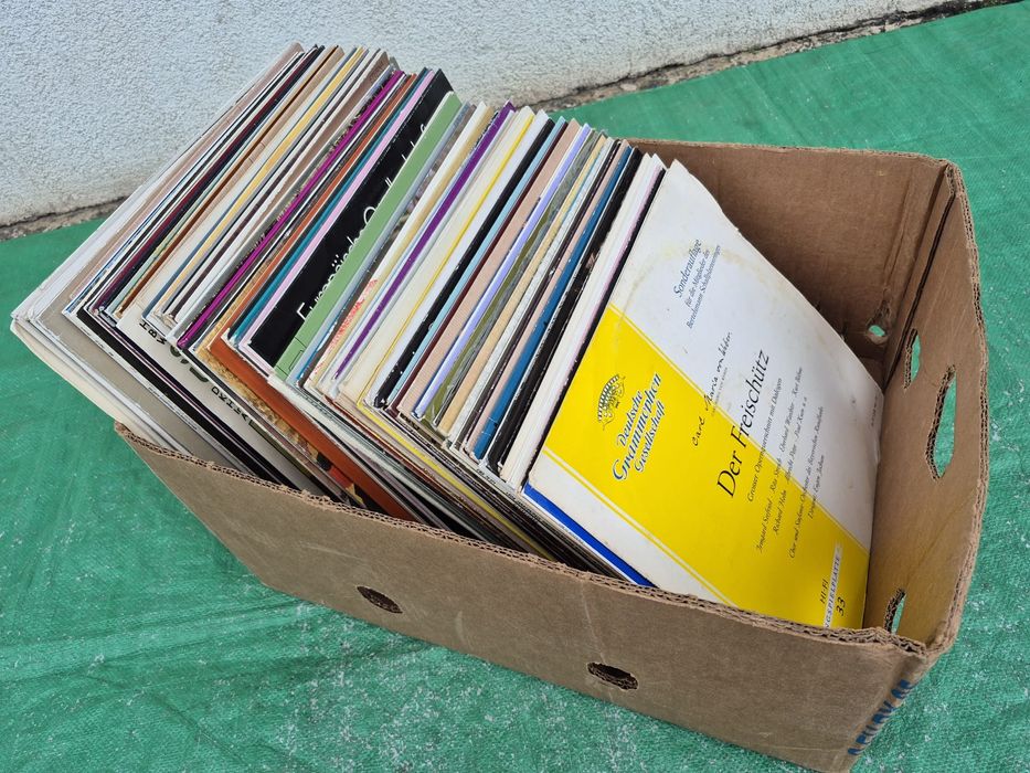 Vând Lot 100lp Discuri Vinil cu muzică clasică mixta