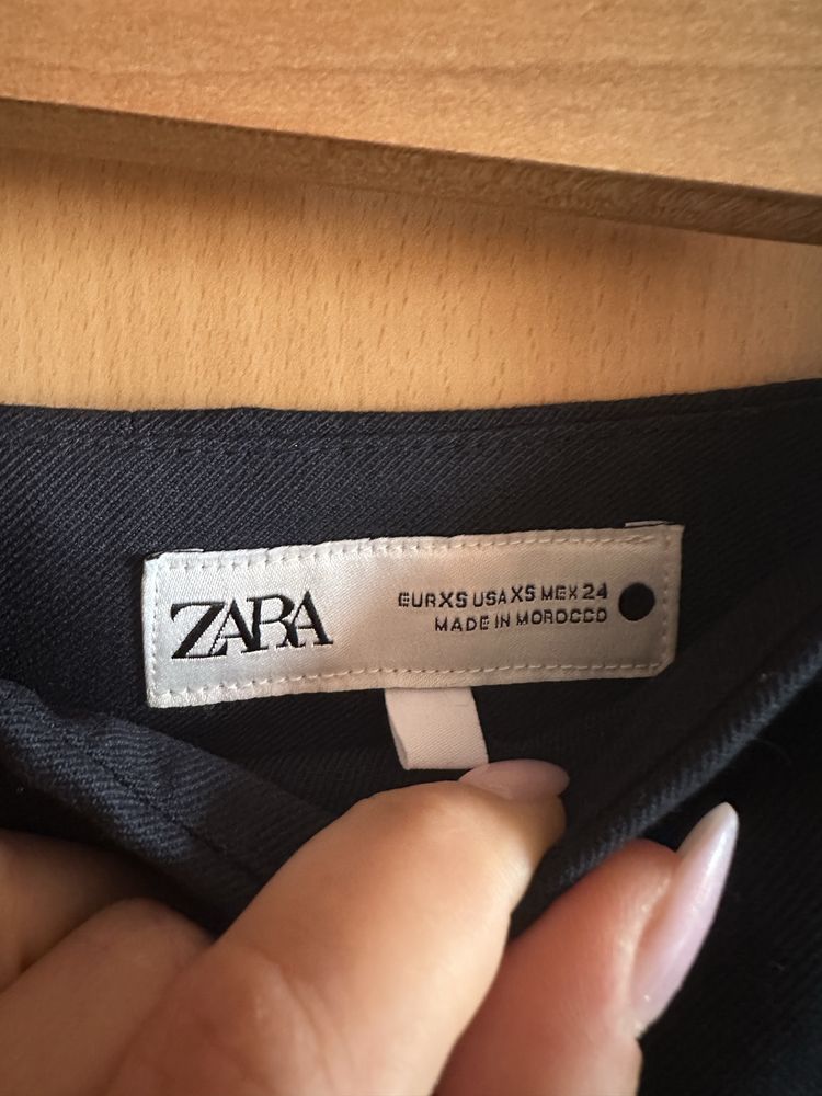 Елегантен панталон Zara
