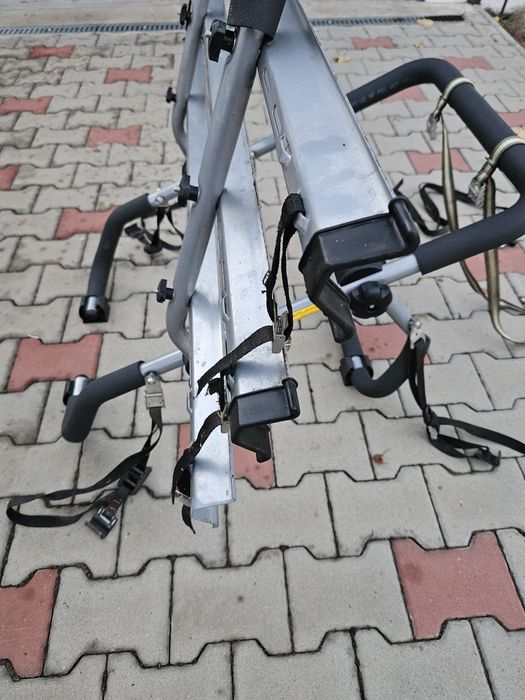 Suport pentru 3 biciclete pe haion