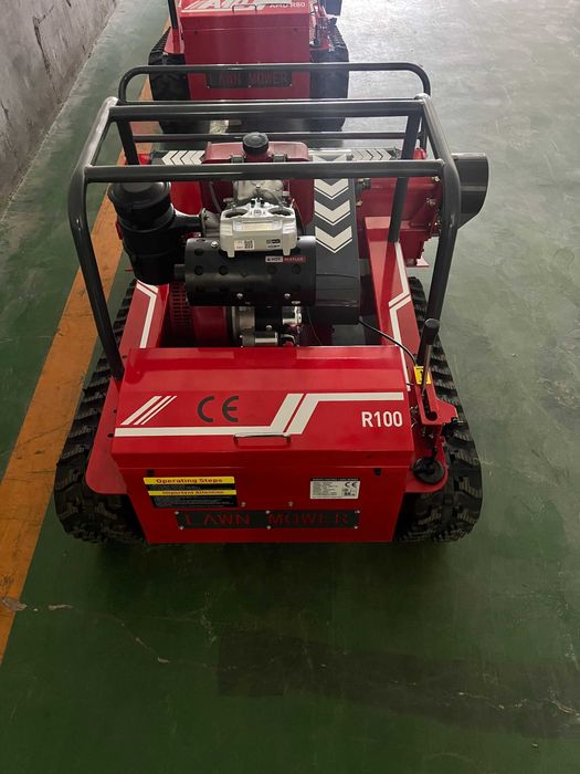 Robot de tuns iarba cu telecomanda si motor Diesel
