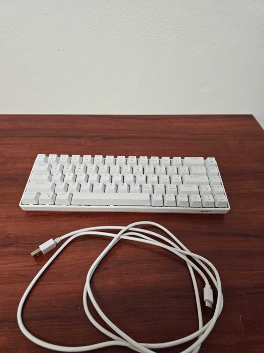 Tastatura gaming Switch-uri rosii