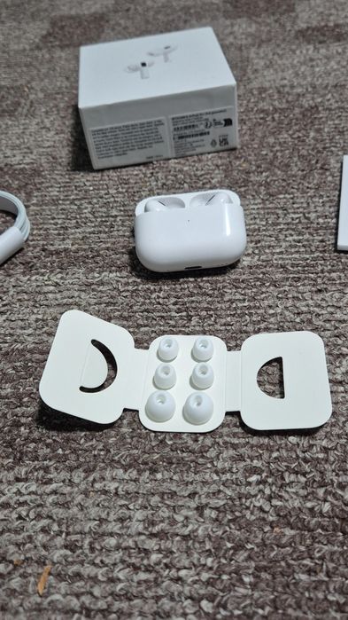 Casti Apple noi-noute