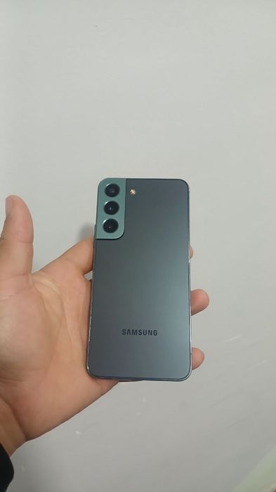 Samsung Galaxy s22 5G rangi green 128/8 +8 GB suniy RAM obmen iphonega