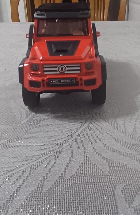 Продаю игрушечную машину