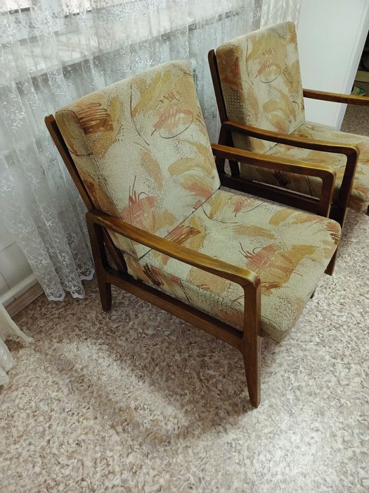 Продам 2 кресла в хорошем состоянии