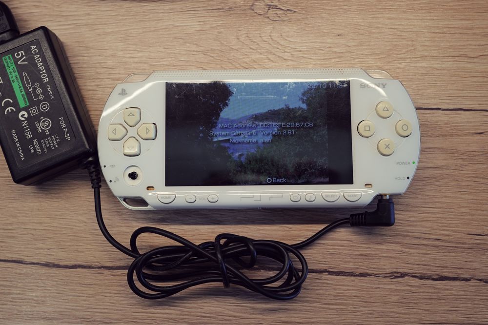Consola Sony PSP portabil white alb card incarcator