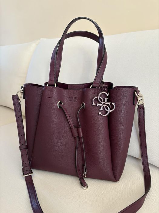 Чисто нова чанта Guess оригинална