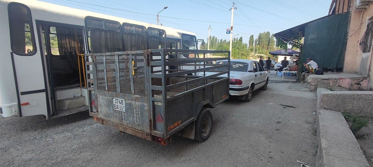 Продаю Волгу 3110 с прицепом