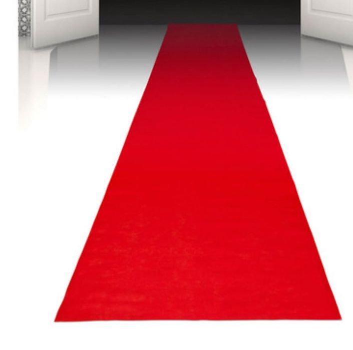 Covor rosu  de închiriat