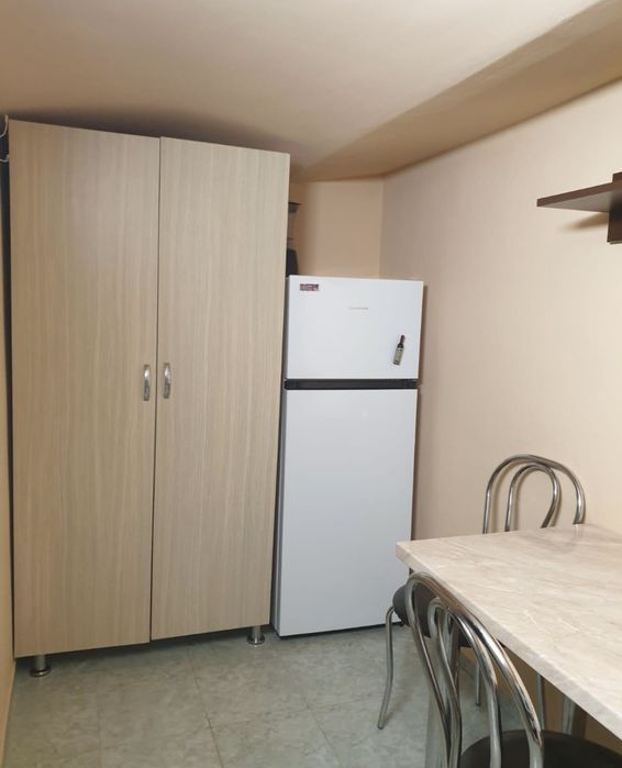Proprietar, vand apartament 2 camere demisol