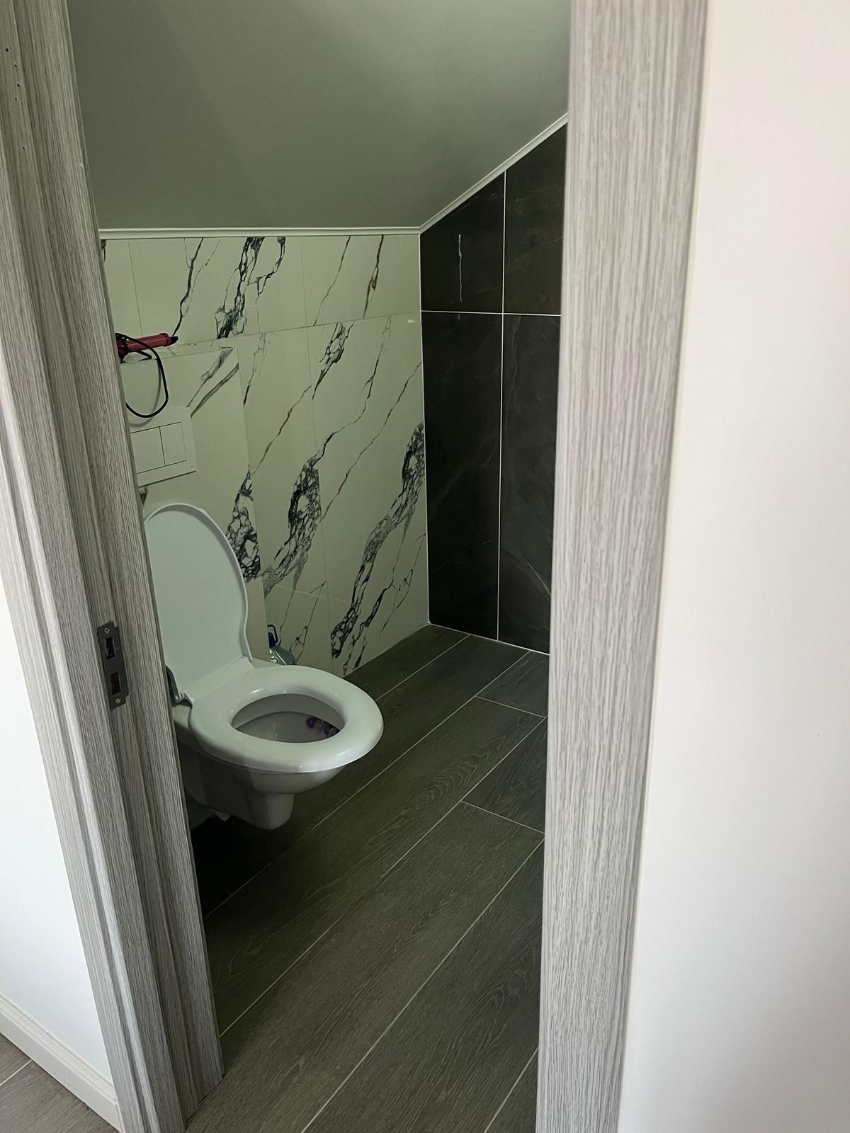 Vând casa în Comuna Parta