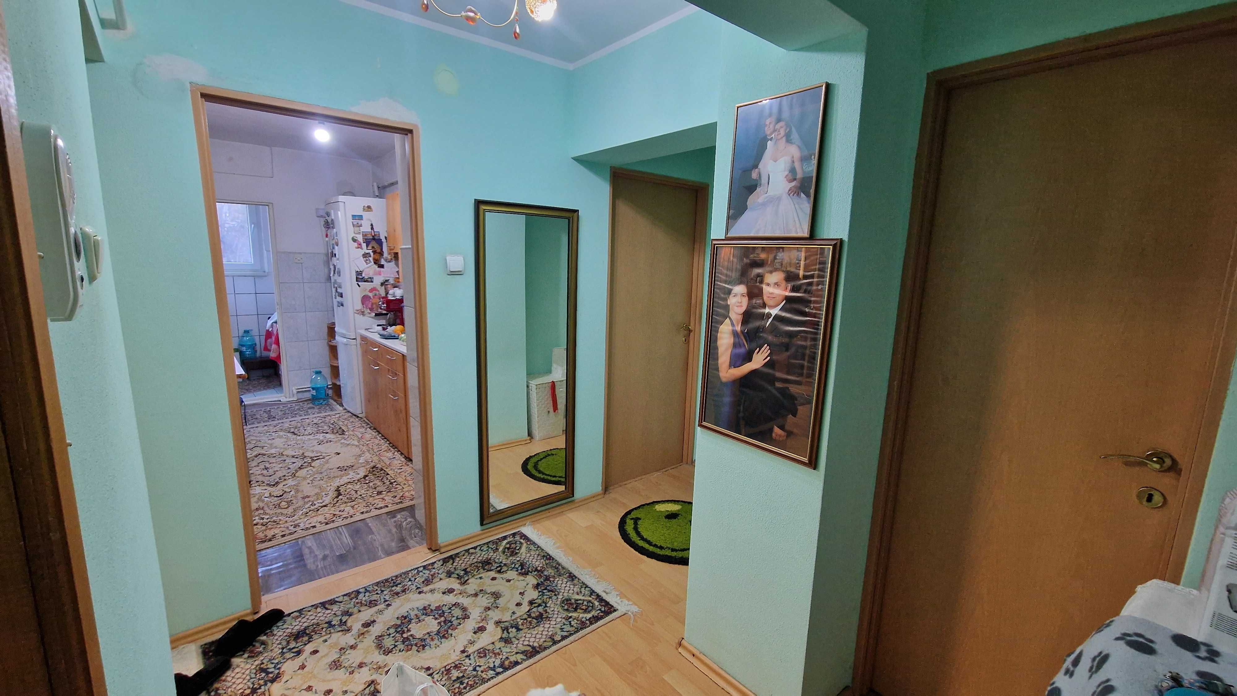 PROPRIETAR vand Apartament 2 camere - decomandat, Micro 18, Galati