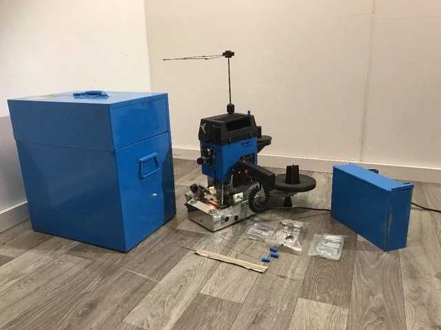 Mașină  festonat Janser Miniket – Stare excelentă – Utilizare redusă