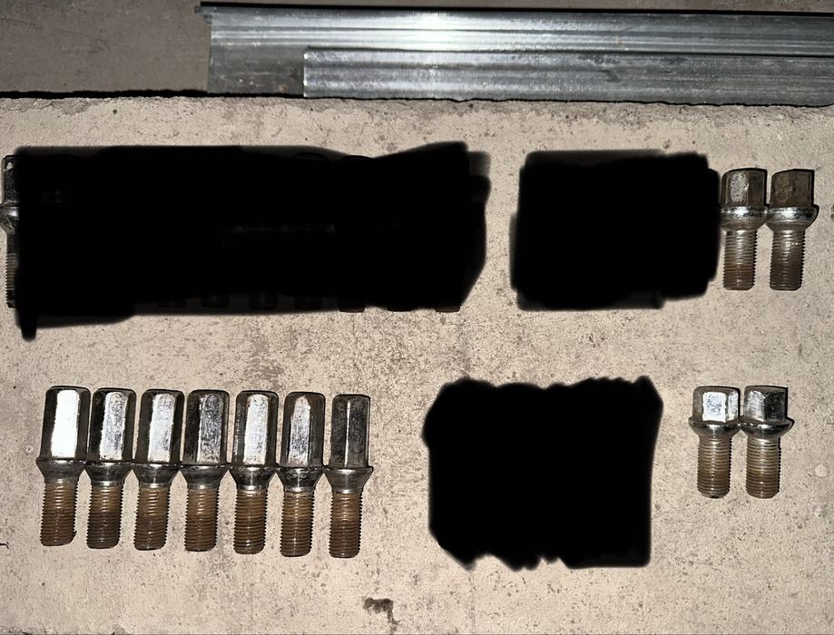 Болты колесные разные по несколько штук