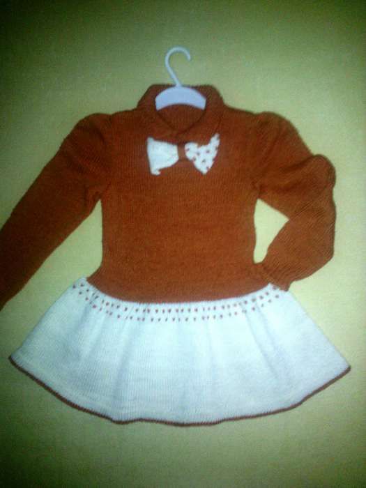 rochita fetita, 4-5 ani, tricotata manual, unicat