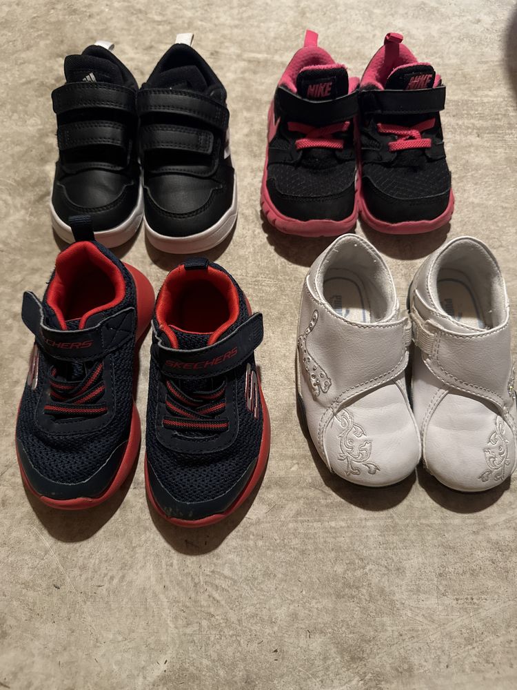 Adidași Nike, Adidas, Puma, Skechers