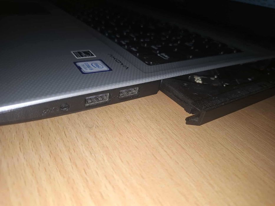 Medion Akoya – i5-7200U, 8GB DDR4