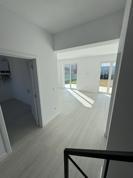 Vand casa tip duplex Micro 17