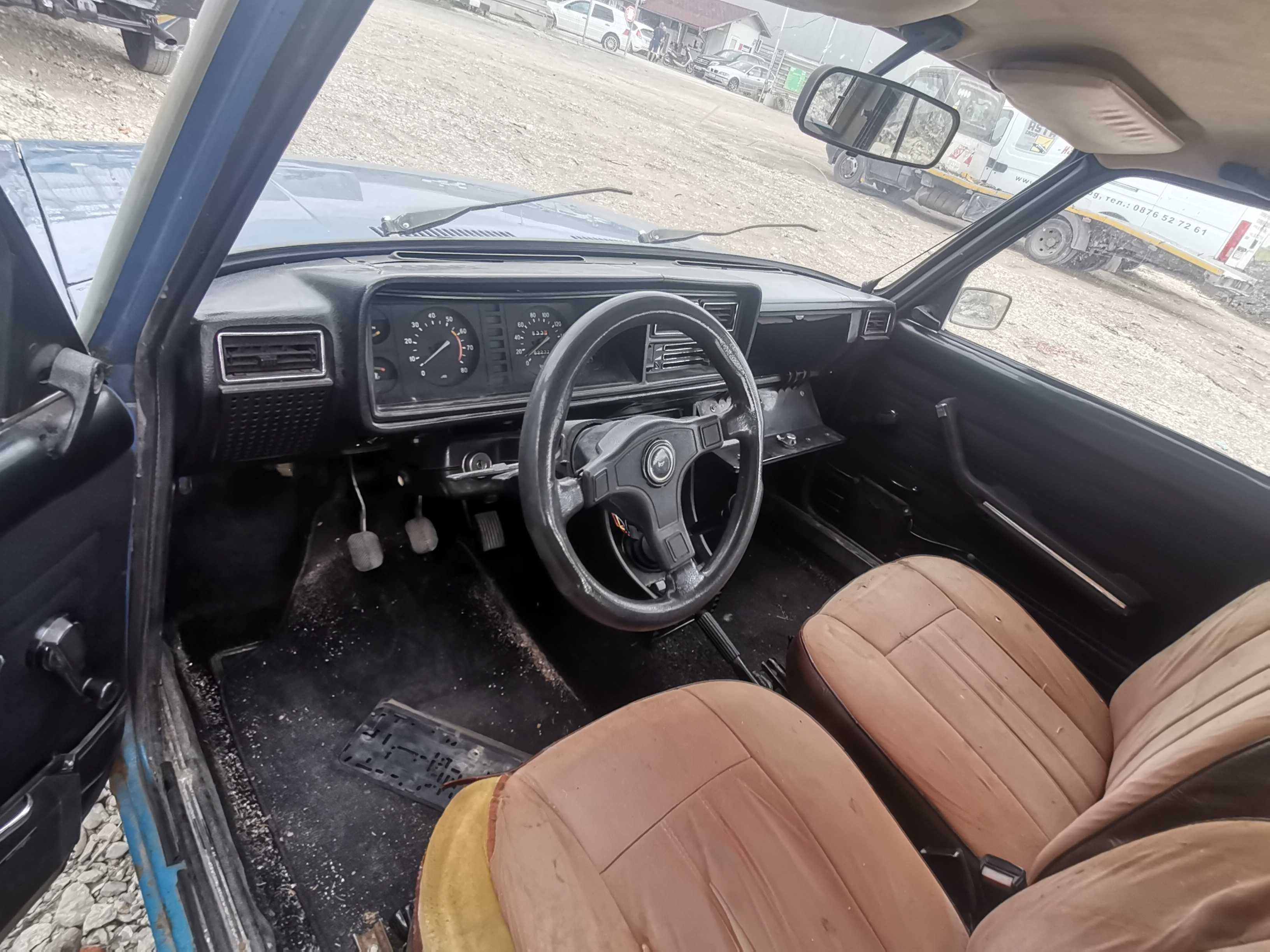 Продавам Лада 2107,1989г.БРАКУВАНА. Ладичката си пали и върви.