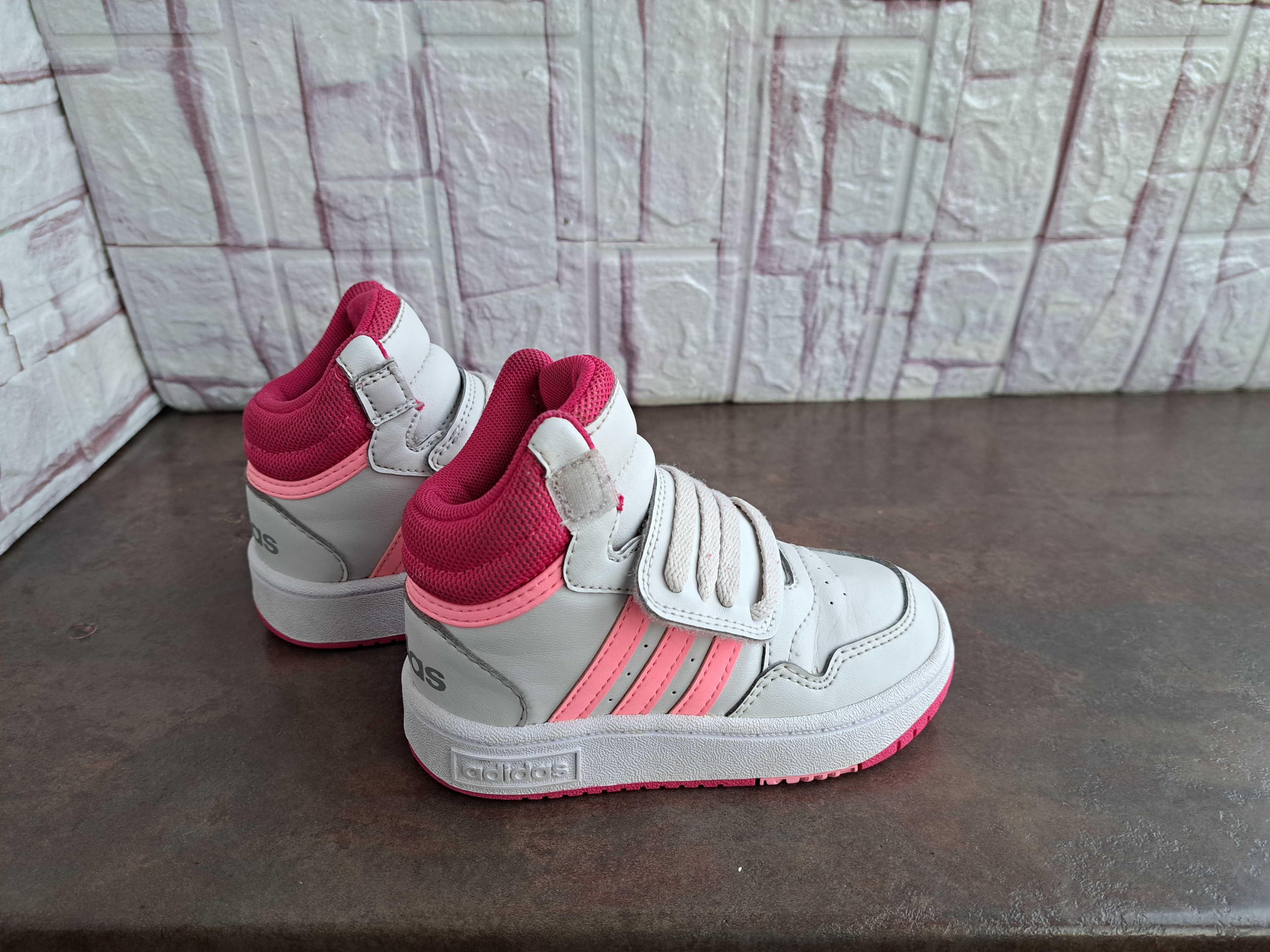 детски маратонки за момиче,кецове,спортни обувки,Adidas,номер25,адидас