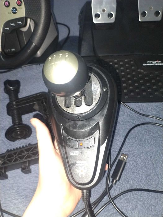 volan gaming series ca noua