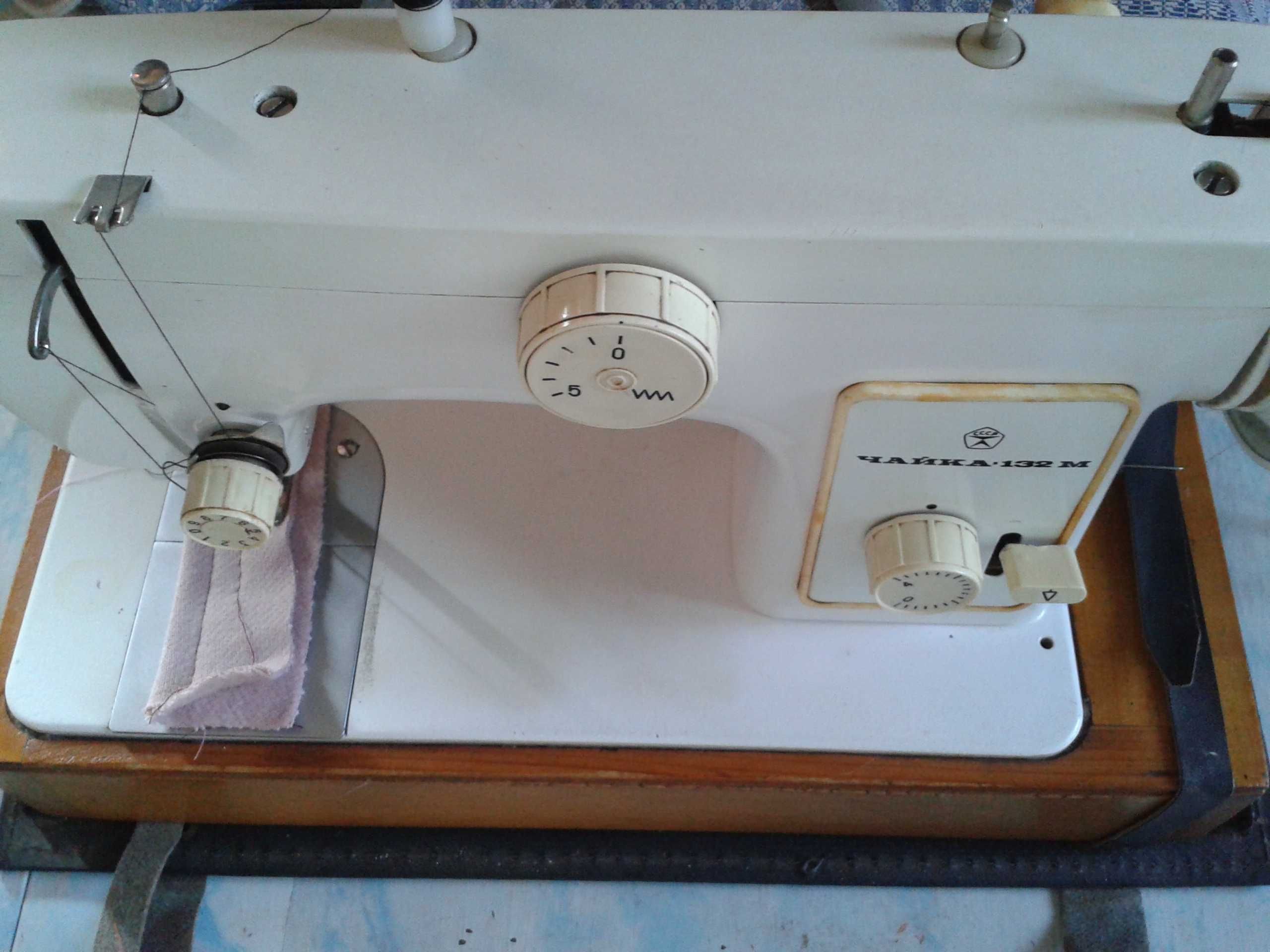 продам швейную машину чайка м132