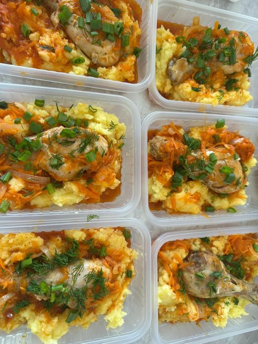 Әр түрлі кілемдер сатылады.Бағпларв келісім бойынша