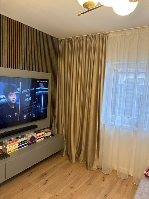 Vand draperii din catifea