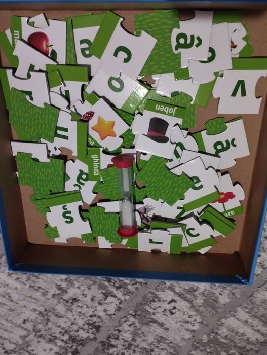 Joc interactiv formeaza cuvantul