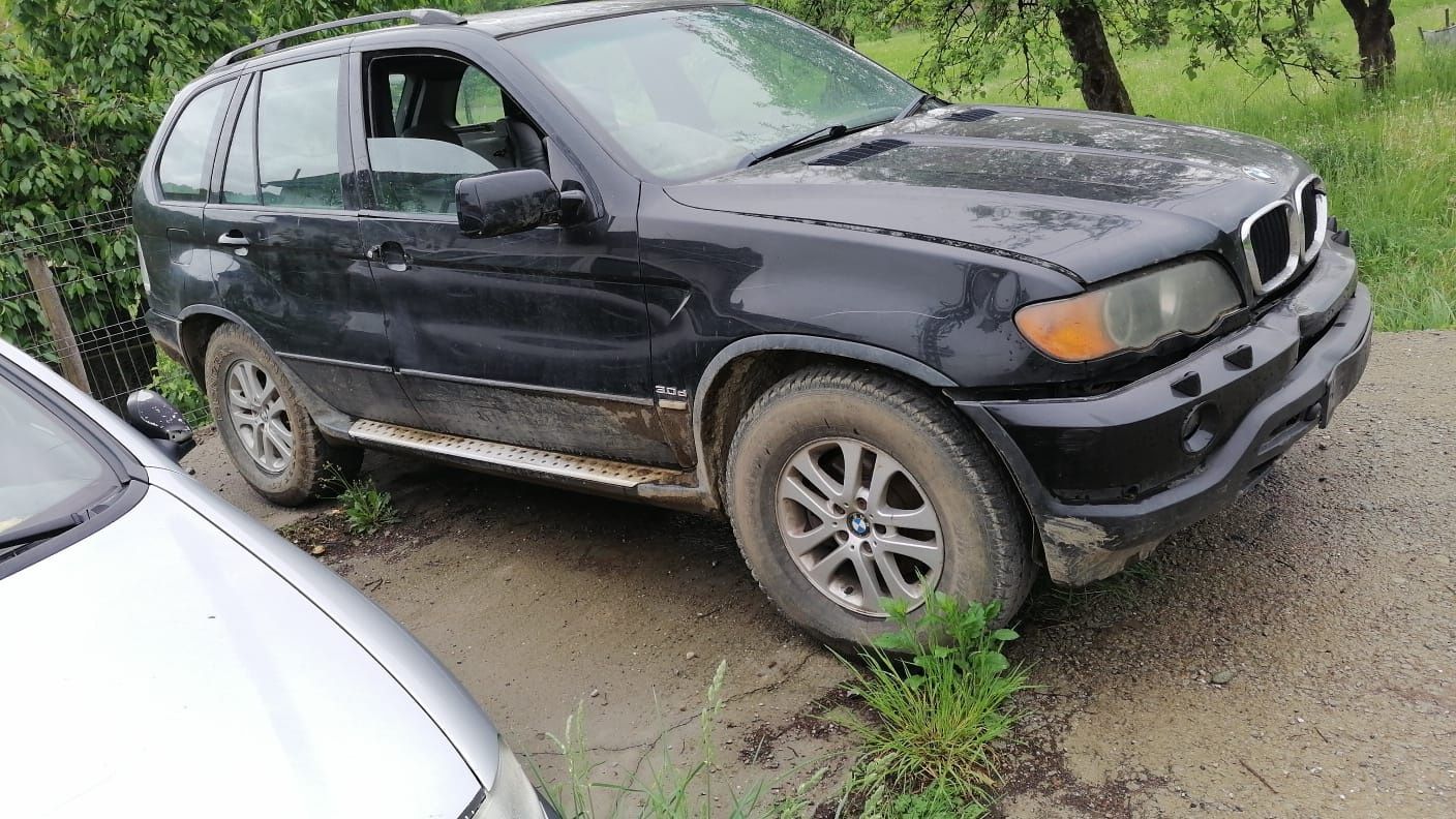 Bmw x5 dreapta Motor 3,0 d piese