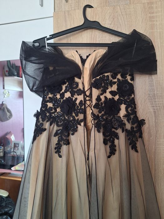 Бална рокля с тюл и корсет