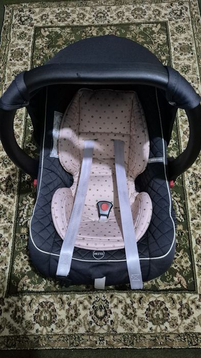 Продам автолюльку.