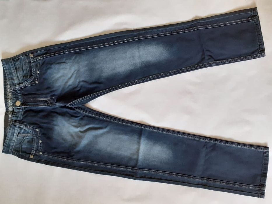 Продам джинсы мужские за 4000 тенге.