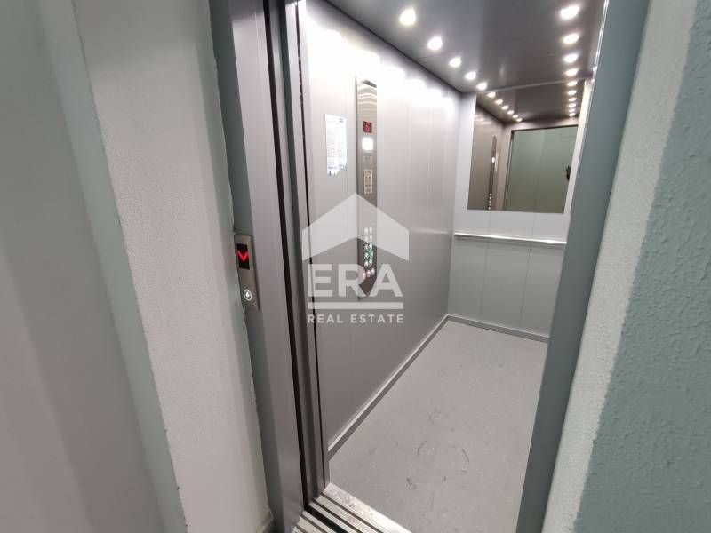 Подземен гараж за продажба, в нова тухлена сграда, кв. Бриз, Варна, до